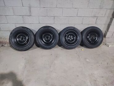 балон r13: Шины 65 / R 15, Б/у, Комплект, Легковые, Roadstone