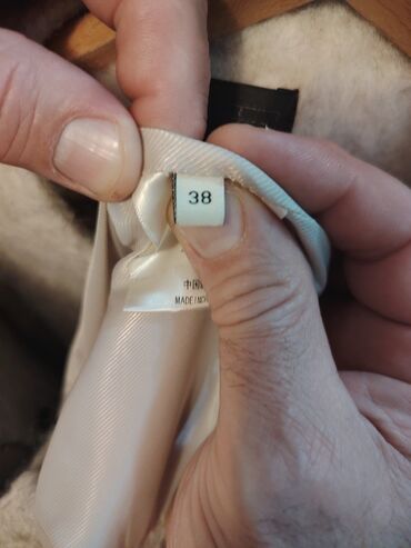 Sakoi: S.Oliver, M, Vuna, Jednobojni na lalafo.rs — 4 Sakoi: S.Oliver, M, Vuna, Jednobojni — 4