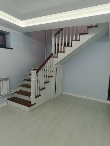 Деревянные лестницы: Деревянная лестница Для дома, Бесплатная консультация, Вид дерева: Грецский орех, Стиль: Хайтек — 10