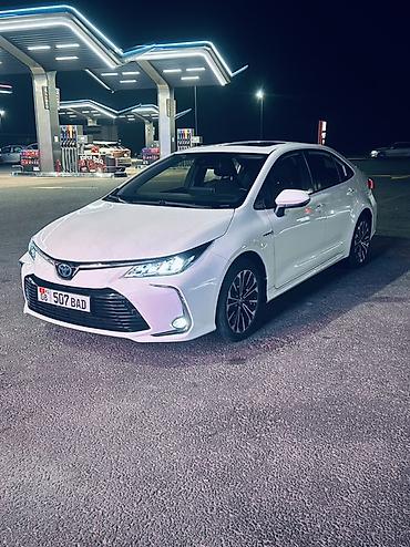 тойота аква гибрид: Toyota Corolla: 2021 г., 1.8 л, Автомат, Гибрид, Седан — 2