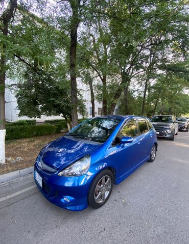 старый авто: Honda Fit: 2005 г., 1.5 л, Вариатор, Бензин, Хетчбек