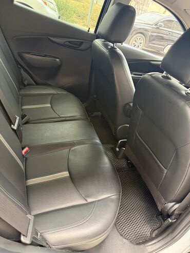 Chevrolet: Chevrolet Spark: 2020 г., 1 л, Автомат, Бензин — 5