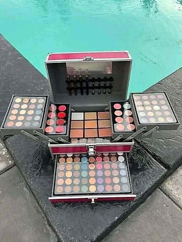 ugg guma: Profesionalni set šminke u koferu - Veliki aluminijumski kofer sa — 1