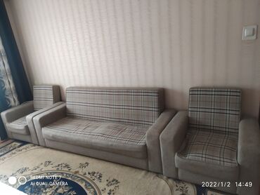 гостиницы бишкек микрорайоны в Кыргызстан | Посуточная аренда квартир: Продается диван книжка + 2 кресла комплект, самовывоз, локация 4 мкр.