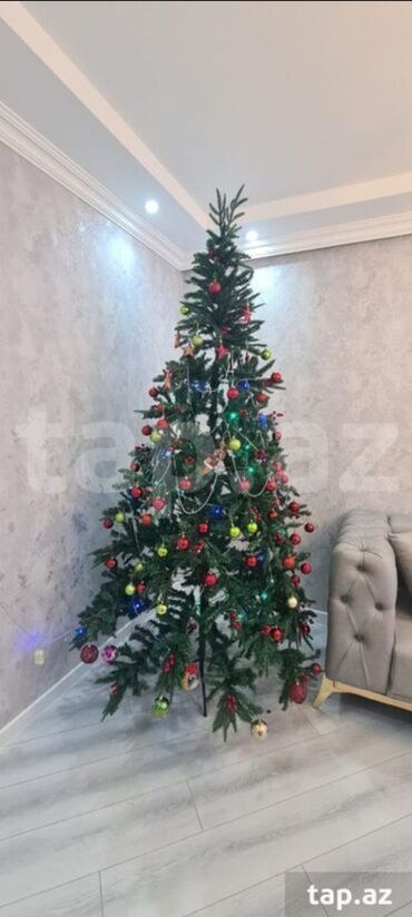 yeni il sufre dekoru: Şam ağacı Oyuncaqlı, 240 sm, İşlənmiş