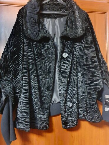 Шубы: Продаем новую полушубку из каракуля . Проиводство Южная Корея. Размер — 15