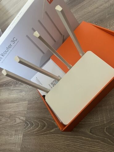 naqilsiz internet: Xiaomi Mi Router 3C modeli dörd xarici antenası ilə stabil və geniş