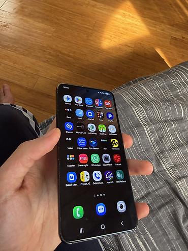 s22: Samsung Galaxy S22, rəng - Boz, Simsiz şarj — 3