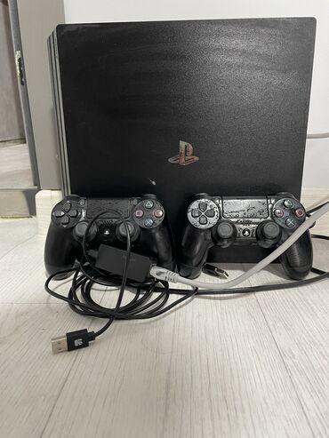 продаю или миняю: Продаю PS 4 pro 1000 GB2 ривизия. Приставка прошитая (11.00) Все