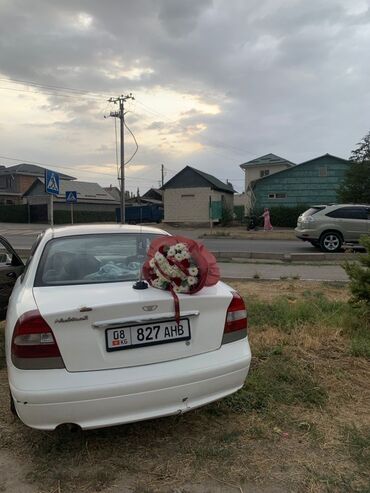 Daewoo: Daewoo Nubira: 1999 г., 1.5 л, Механика, Бензин, Седан
