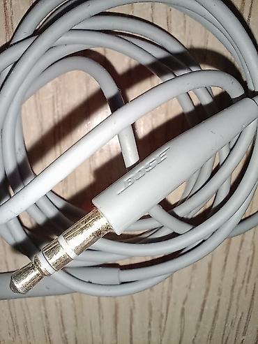 Slušalice: **BOSE®** Over-ear Slušalice sa specijalnim kablom — 14