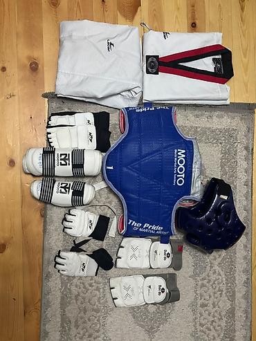 İdman dəstləri: Taekvondo üçün tam dəst – məşq və yarış avadanlıqları Tərkib: - Lecaf — 2