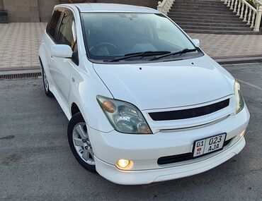 срочно продать машину: Toyota ist: 2002 г., 1.5 л, Автоматтык, Бензин, Хетчбек