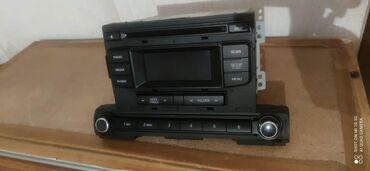 Avtoelektronika: Avtomobil radiosu, kompakt dizaynı və istifadəçi dostu interfeysi ilə