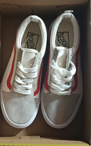 вансы кеды: Кроссовки, 37, Vans, Новый, цвет - Белый, Платная доставка — 1