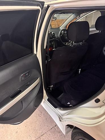 Toyota Ist: 2003 г., 1.5 л, Автомат, Газ, Хэтчбэк — 9