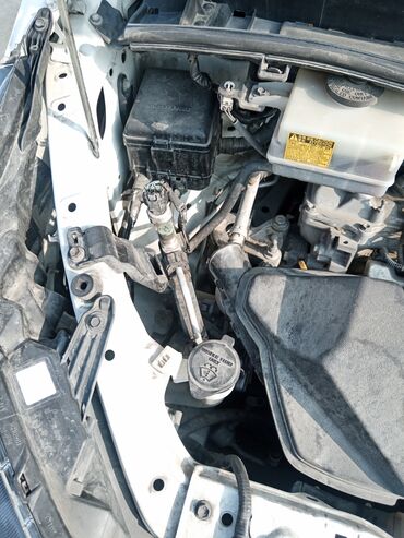 Toyota: Toyota Voxy: 1.8 l | 2015 il Van/Minivan — 11