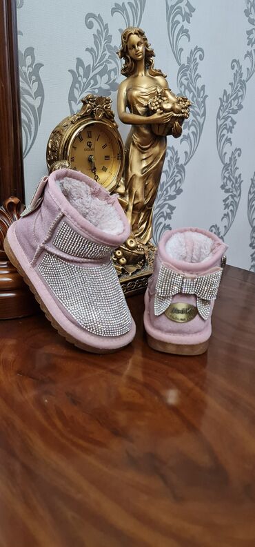 Детская обувь: Продаю обувь для девочки. Обувь новая или в идеальном состоянии ( 1-2 — 23