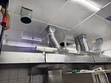 Кухонные вытяжки: Промышленная вытяжка, предназначенная для эффективного удаления дыма — 5