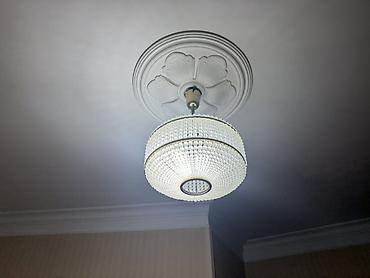 boya ilə cəkilmis səkillər: Çılçıraq, 3 lampa, Xrustal — 1