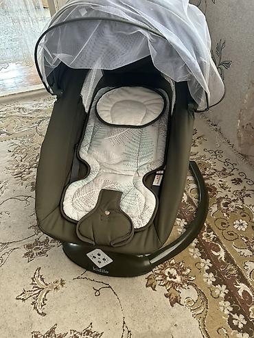 chicco besik: Oğlan və qız üçün, Yeni, Dördbucaq, Beşik, Dəstsiz, Matras ilə, Yellənmə mexanizmi ilə — 1