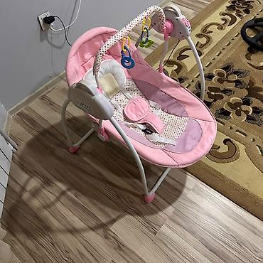 hello kitty oyuncaq: Uşaq üçün elektrikli yelləncək-beşik. Çəhrayı rəngdə, yumşaq — 3