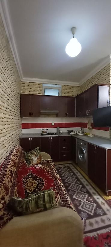 2 mertebe ev: Inşaatçilar m/s 5 deq piyada yol,heyet evinde umumi yataq 2 otagi her — 8