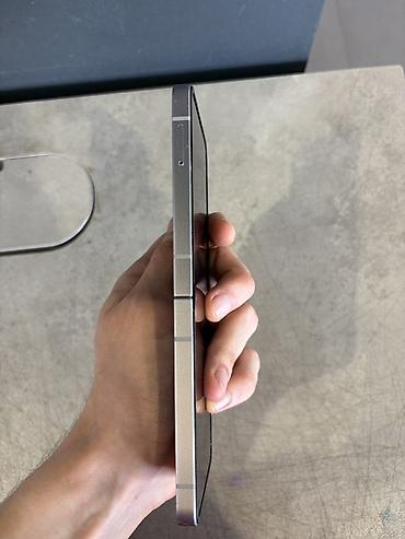 dubayski iphone 14 pro max: Samsung Galaxy Z Flip 3, Barmaq izi — 4