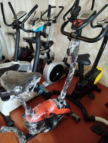 Elliptik trenajorlar: Müxtəlif idman məşqləri üçün nəzərdə tutulmuş stasionar velosiped