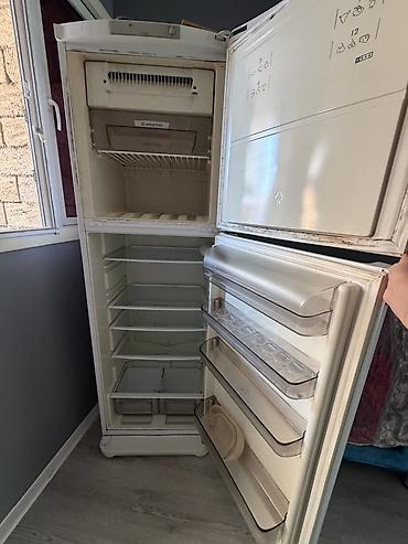 ariston: İşlənmiş 2 qapılı Hotpoint Ariston Soyuducu Satılır, rəng - Ağ — 2