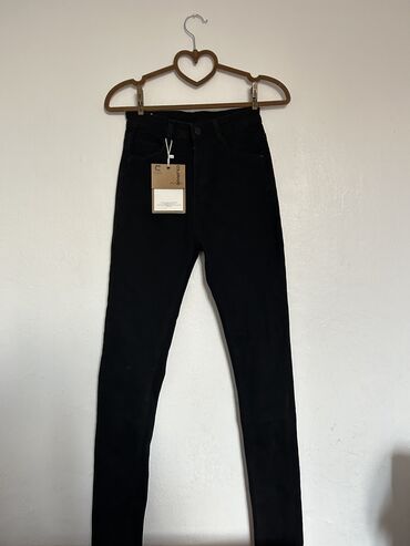 женские джинсы: Джинсы и брюки, Новый