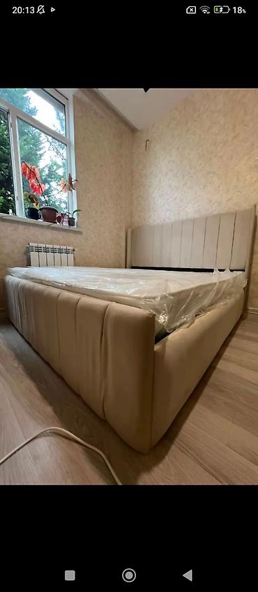 Mebel: Yumşaq başlıq və ön tərəfli, tam parça ilə üzlənmiş iki