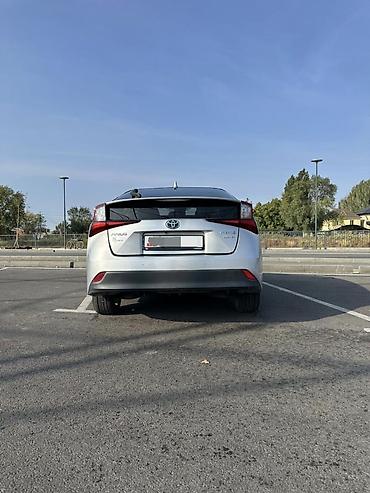 Унаа сатуу: Toyota Prius: 2018 г., 1.8 л, Вариатор, Гибрид, Лифтбек — 3