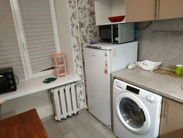дома красный строитель: 50 кв. м, 1 бөлмө, Жылытылган, Брондолгон эшиктер, Унаа токтотуучу жай