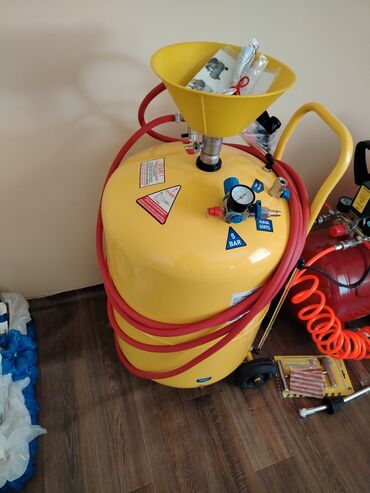 Avtoservis avadanlıqları: İşlənməyib tezdi salafan icnde 3 faza 200 bar model orda yazilib Men — 4