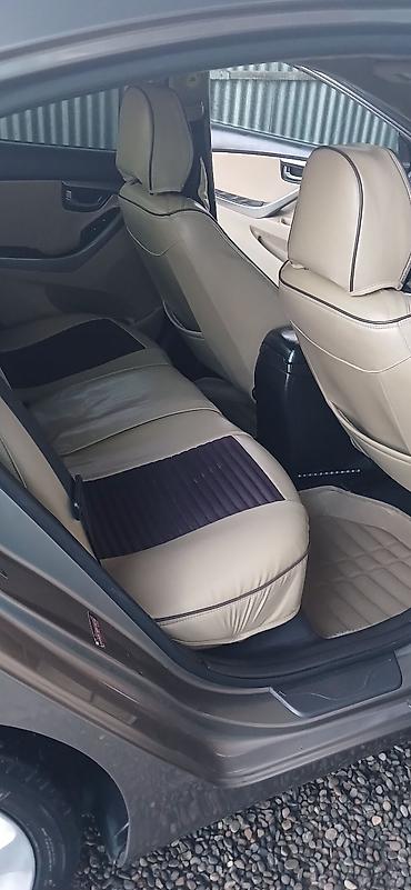 Hyundai: Hyundai Elantra: 1.8 l | 2011 il Sedan — 17