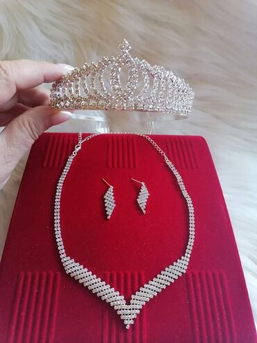 Setovi nakita: Cena 2500 din — 5