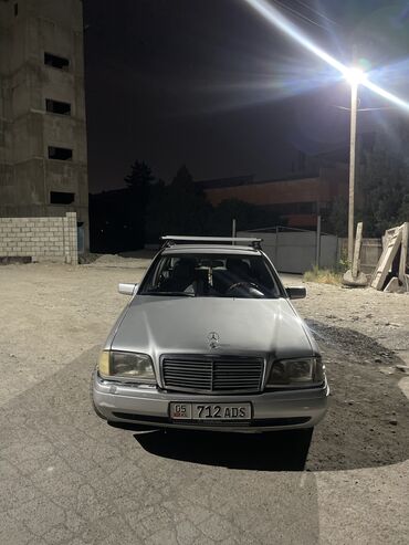 кулиса 210: Mercedes-Benz 220: 1995 г., 2.2 л, Механика, Бензин, Седан