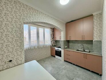 срочно связи переездом: 3 комнаты, 96 м², 106 серия улучшенная, 7 этаж, Евроремонт