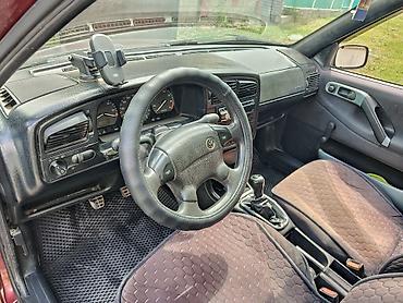 Продажа авто: Volkswagen Passat Variant: 1994 г., 1.8 л, Механика, Бензин, Универсал — 5