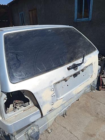 Детали двигателя и моторы в сборе: Продаются запчасти от Volkswagen Golf 3 (хэтчбек). На фото – кузов и — 2