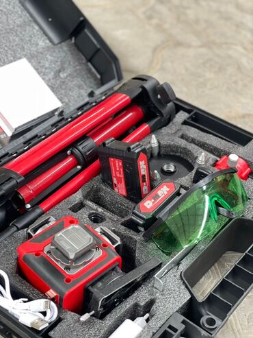 Лазерные уровни: Лазерный уровень Фирма DMAX Комплект Два батарейки Один зарядник — 3