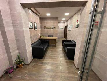 Ofislər: Nərimanov Metrosunnan əyaq ilə 5-dəqiqə məsafədə yol Kənarında 9 — 6