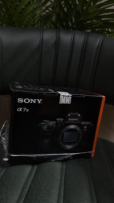 пока х3 про цена: Продаю Sony Alfa A7 3 новый Комплект : ремень, батарейка своя, — 2