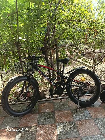canyon velosiped: GUNSROSE fatbike velosiped Xüsusiyyətlər: - Geniş “fat” təkərlər – — 2