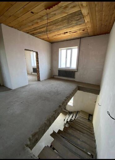Продажа домов: 200 м², 4 комнаты, Требуется ремонт Без мебели