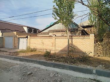 двор: Продаётся частный дом с огороженным участком. - участок ограждён — 1
