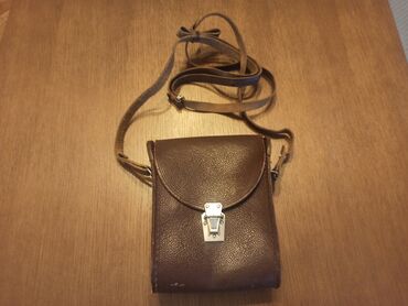 čizme od brušene kože: Mala torbica iz doba socijalizma, proizvedena u SSSR. Proizvedena od
