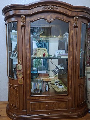 kitab refi satilir: İşlənmiş olsa da yaxşı vəziyyətdədir.yalnızca qapı qulpları — 1