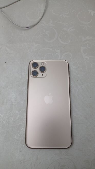 Apple iPhone: IPhone 11 Pro, Б/у, 256 ГБ, Золотой, Зарядное устройство, Защитное стекло, Кабель, 73 %